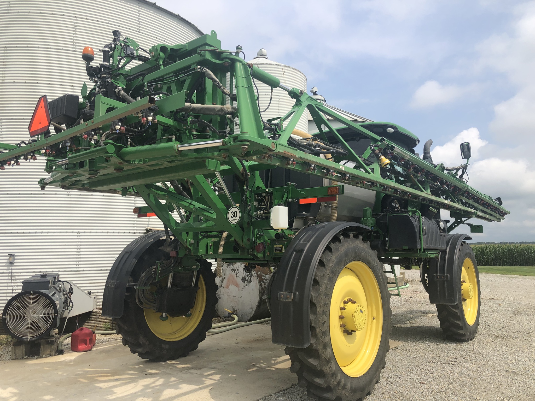 2018 John Deere R4030 Image 3