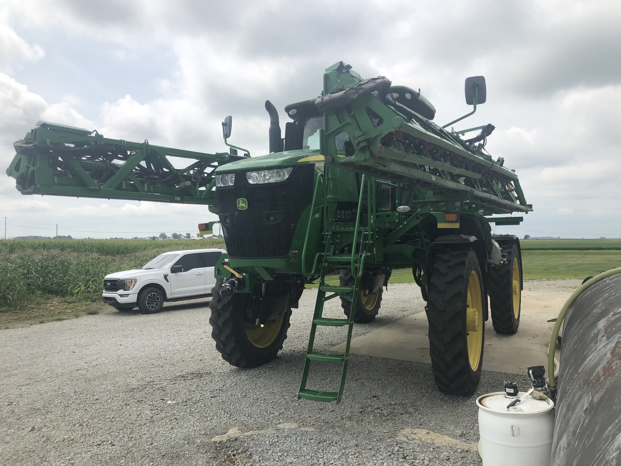 2018 John Deere R4030 Image 10