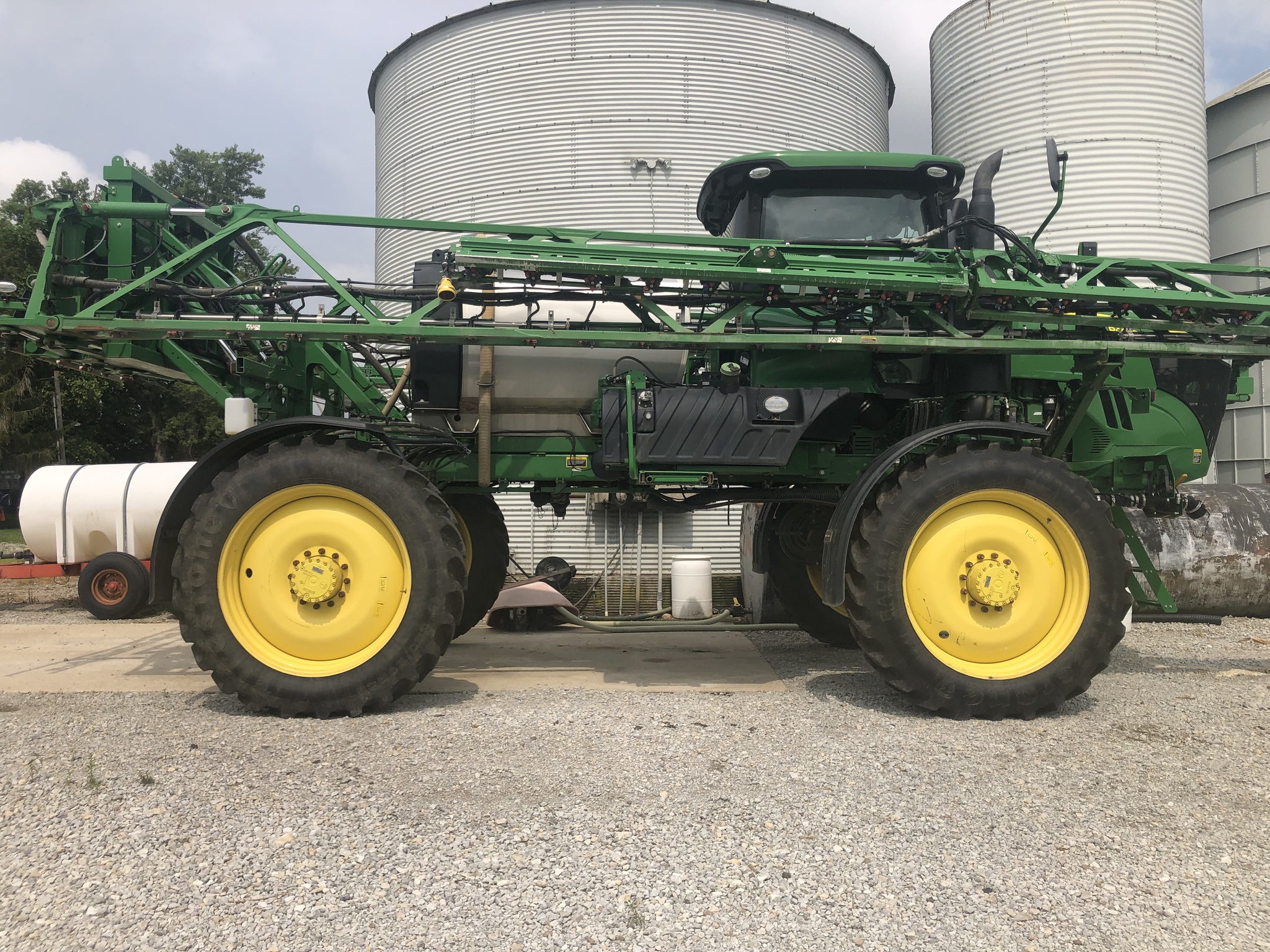 2018 John Deere R4030 Image 2