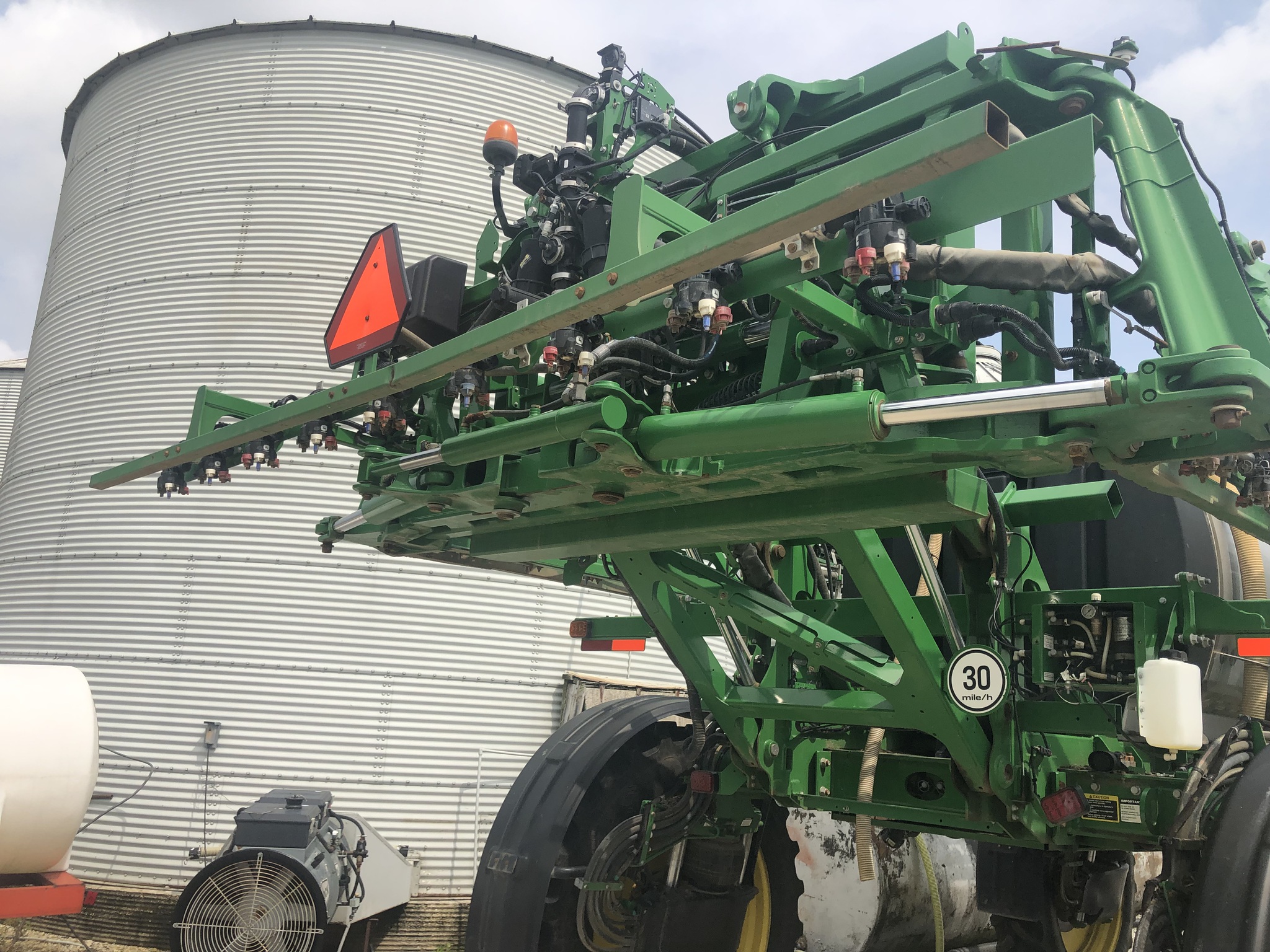 2018 John Deere R4030 Image 7
