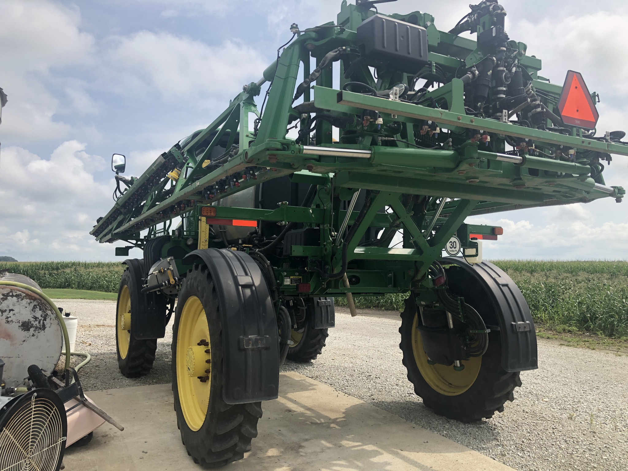 2018 John Deere R4030 Image 9