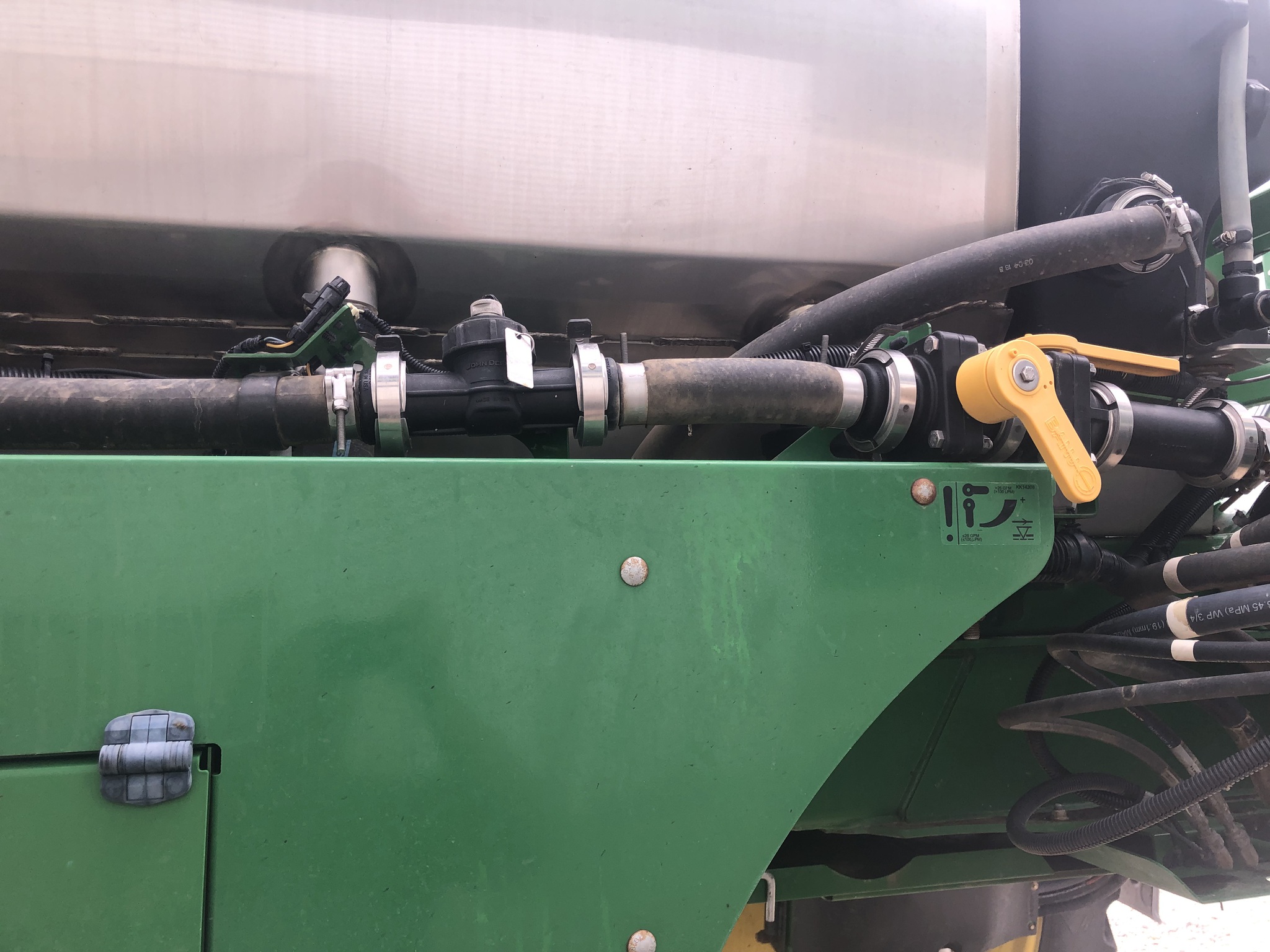 2018 John Deere R4030 Image 17