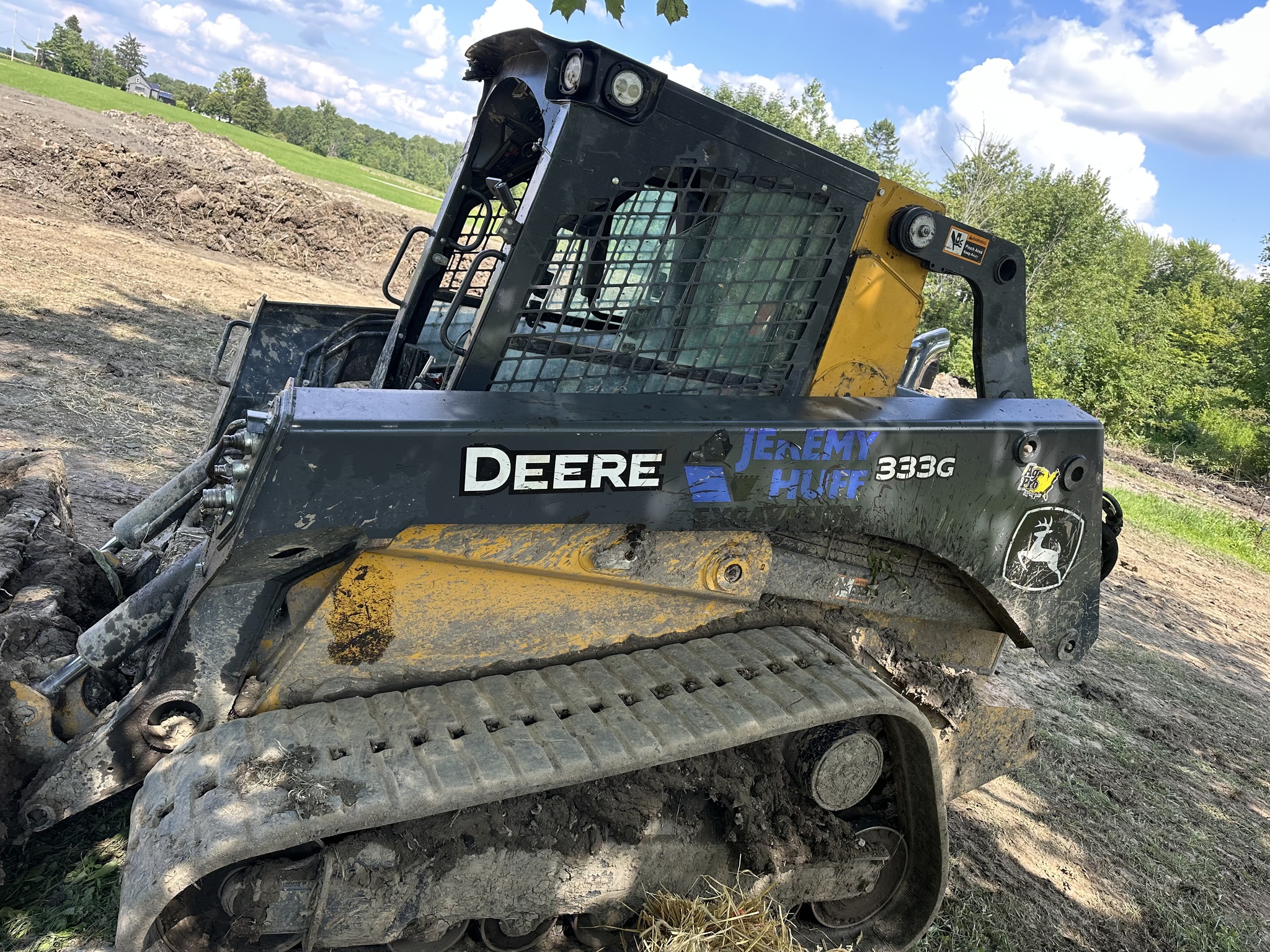 2022 John Deere 333G Image 2