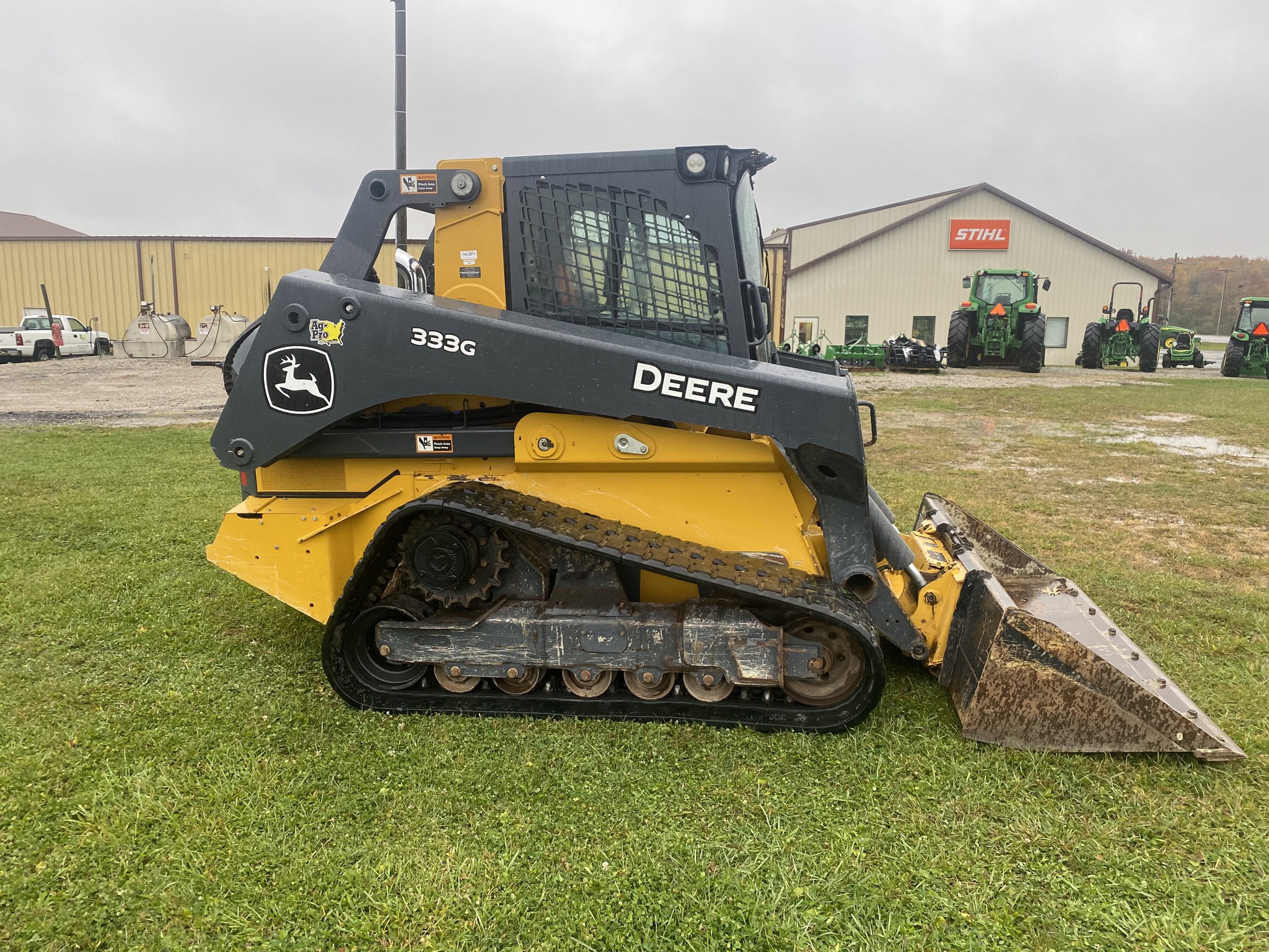 2022 John Deere 333G Image 1