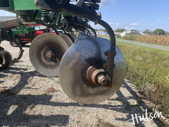 Photo of 2010 John Deere 2700