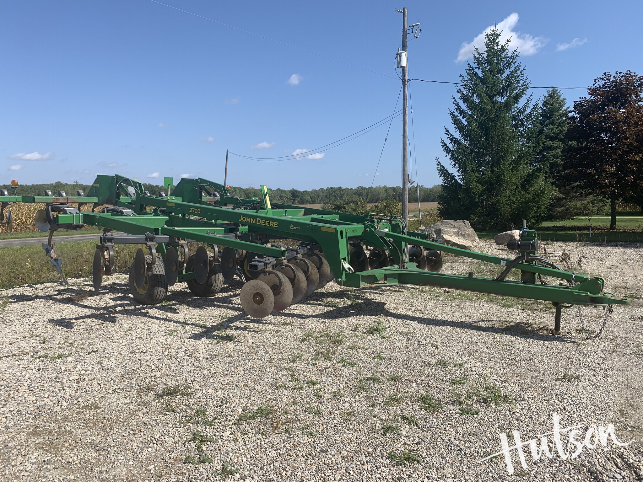 2010 John Deere 2700