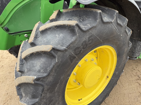 2025 John Deere 6M 155 - Photo10