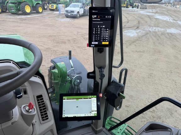 2025 John Deere 6M 155 - Photo37