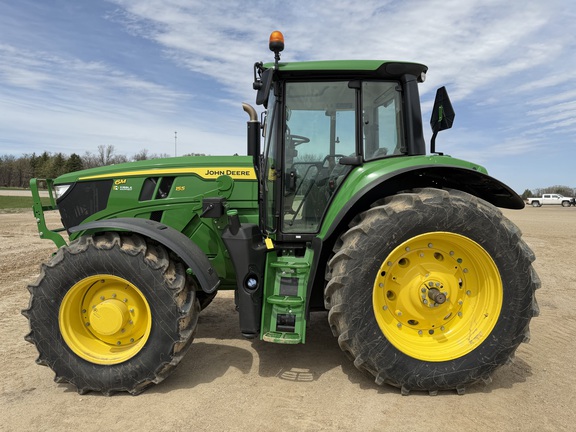 2025 John Deere 6M 155 - Photo6
