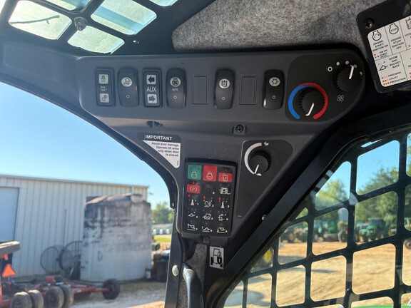 2023 John Deere 333G Photo 5