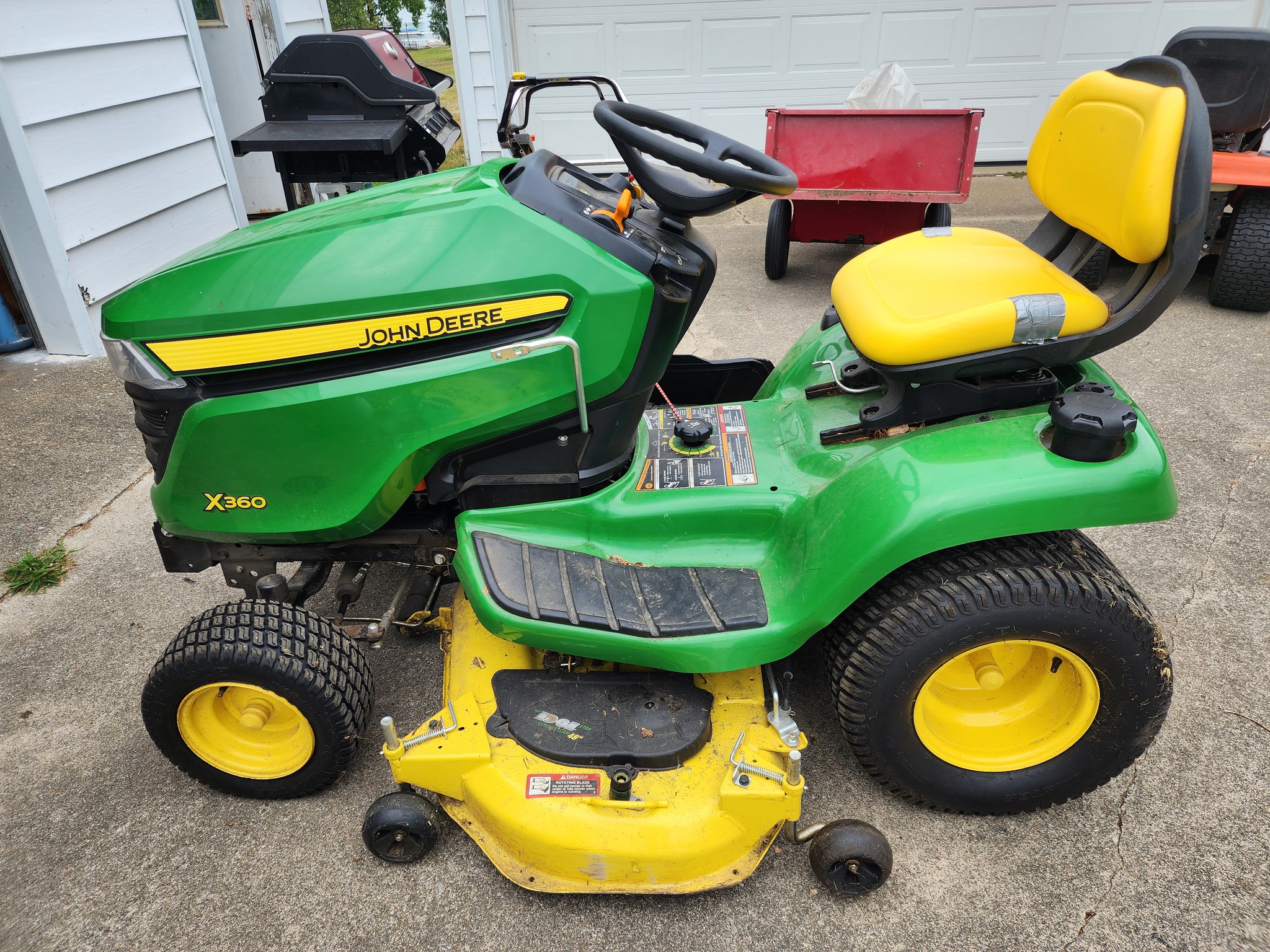 2015 John Deere X360 Image 1
