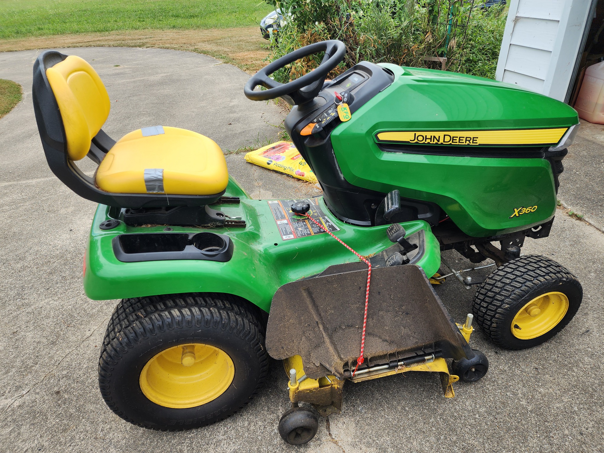 2015 John Deere X360 Image 5