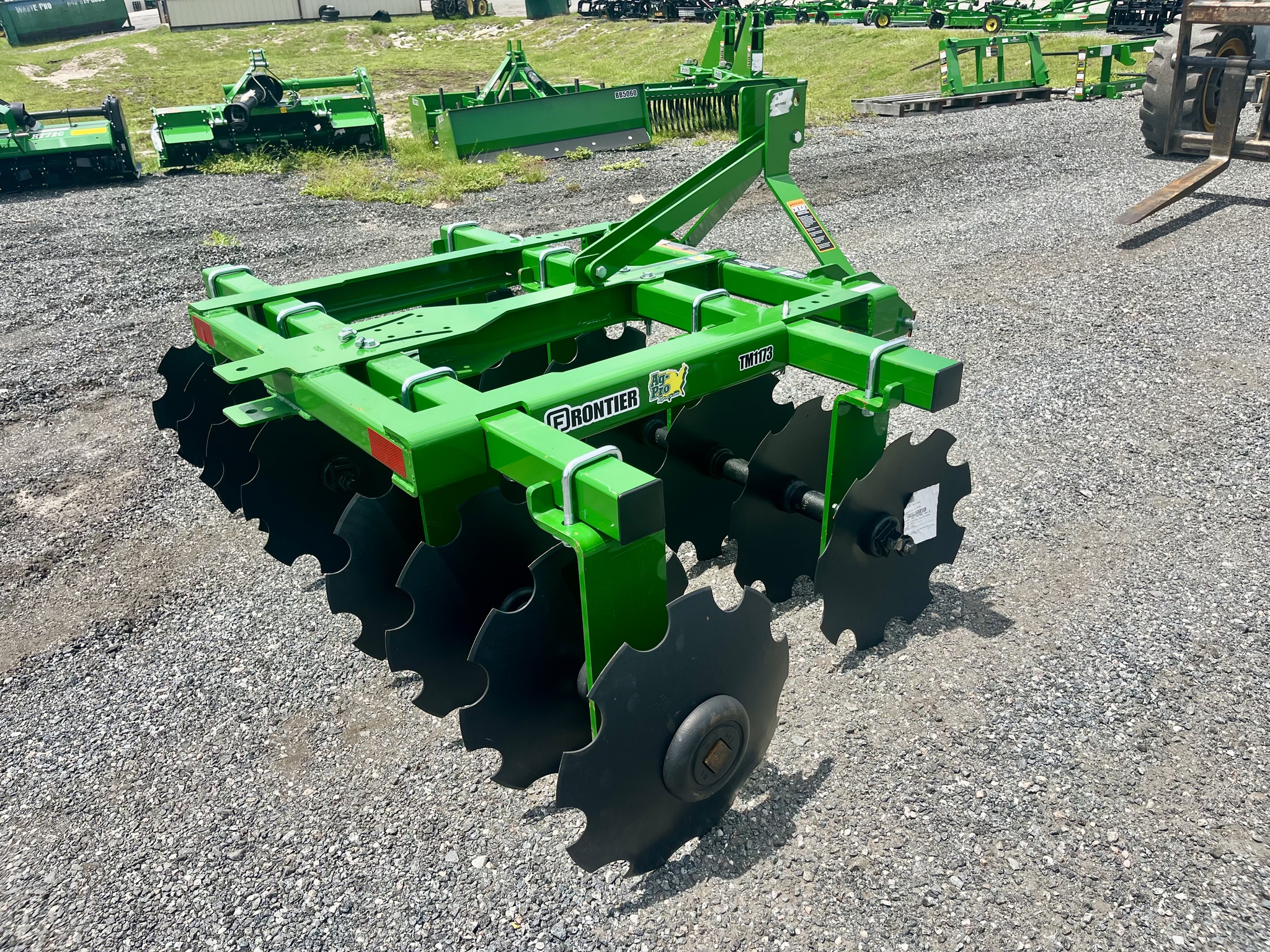 2025 Frontier TM1173 Image 3