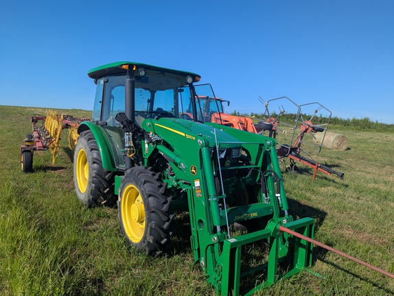 Photo of 2023 John Deere 5060E