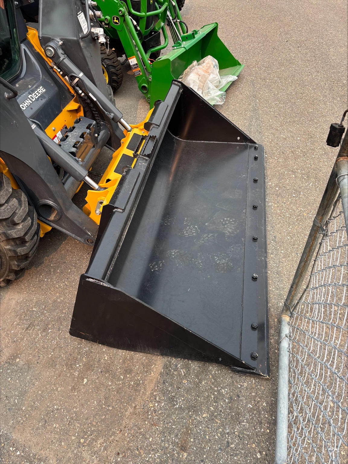 2024 John Deere 320G Image 4