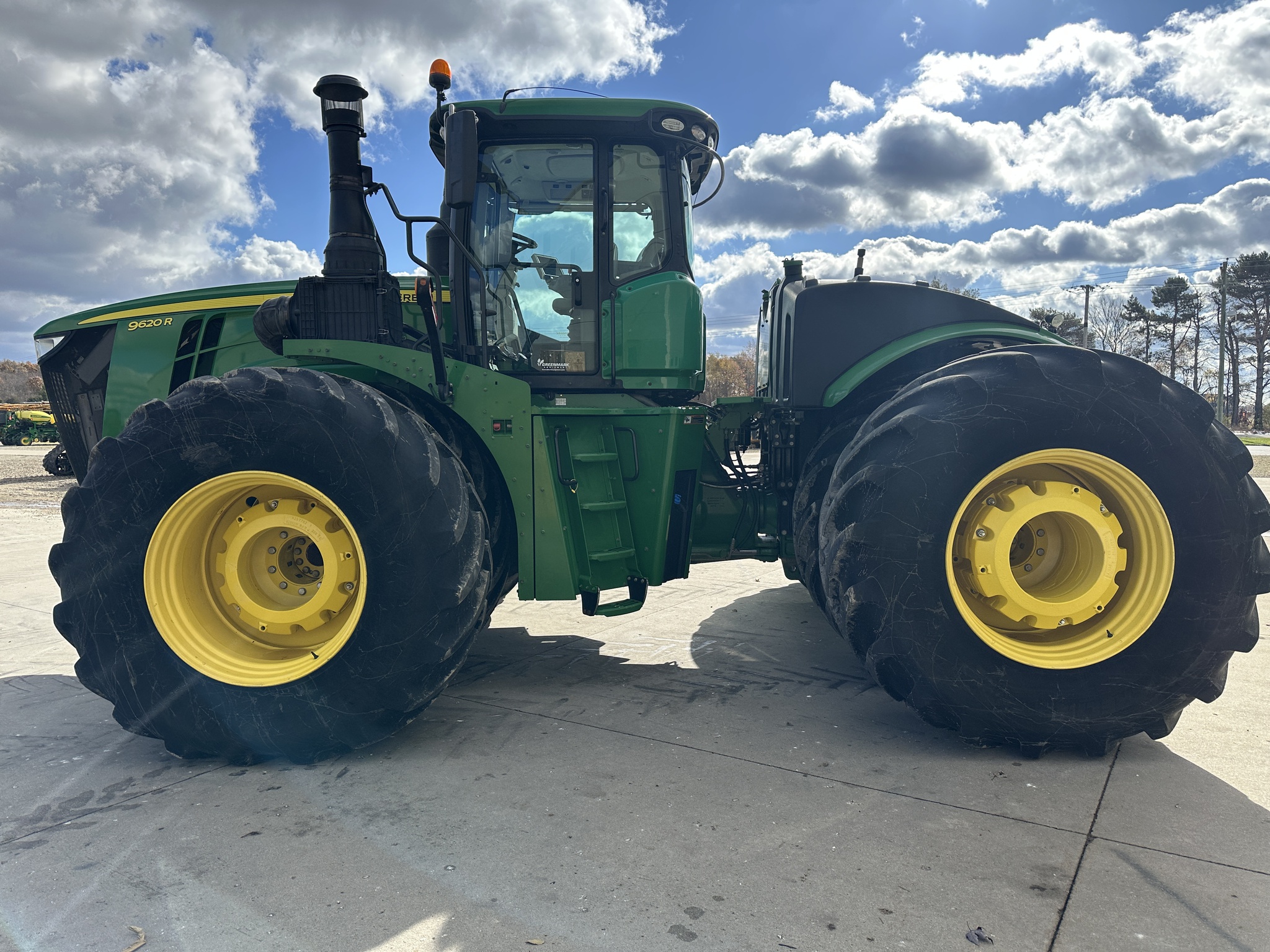 2021 John Deere 9620R Image 6