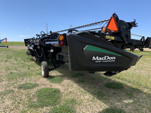 2017 Macdon FD75