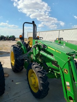 2018 John Deere 5065E Image 2