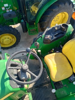 2018 John Deere 5065E Image 5