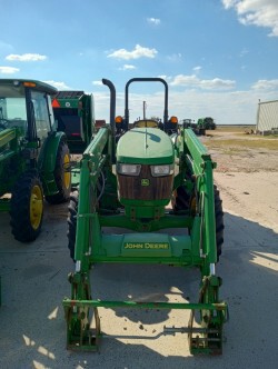 2018 John Deere 5065E Image 3