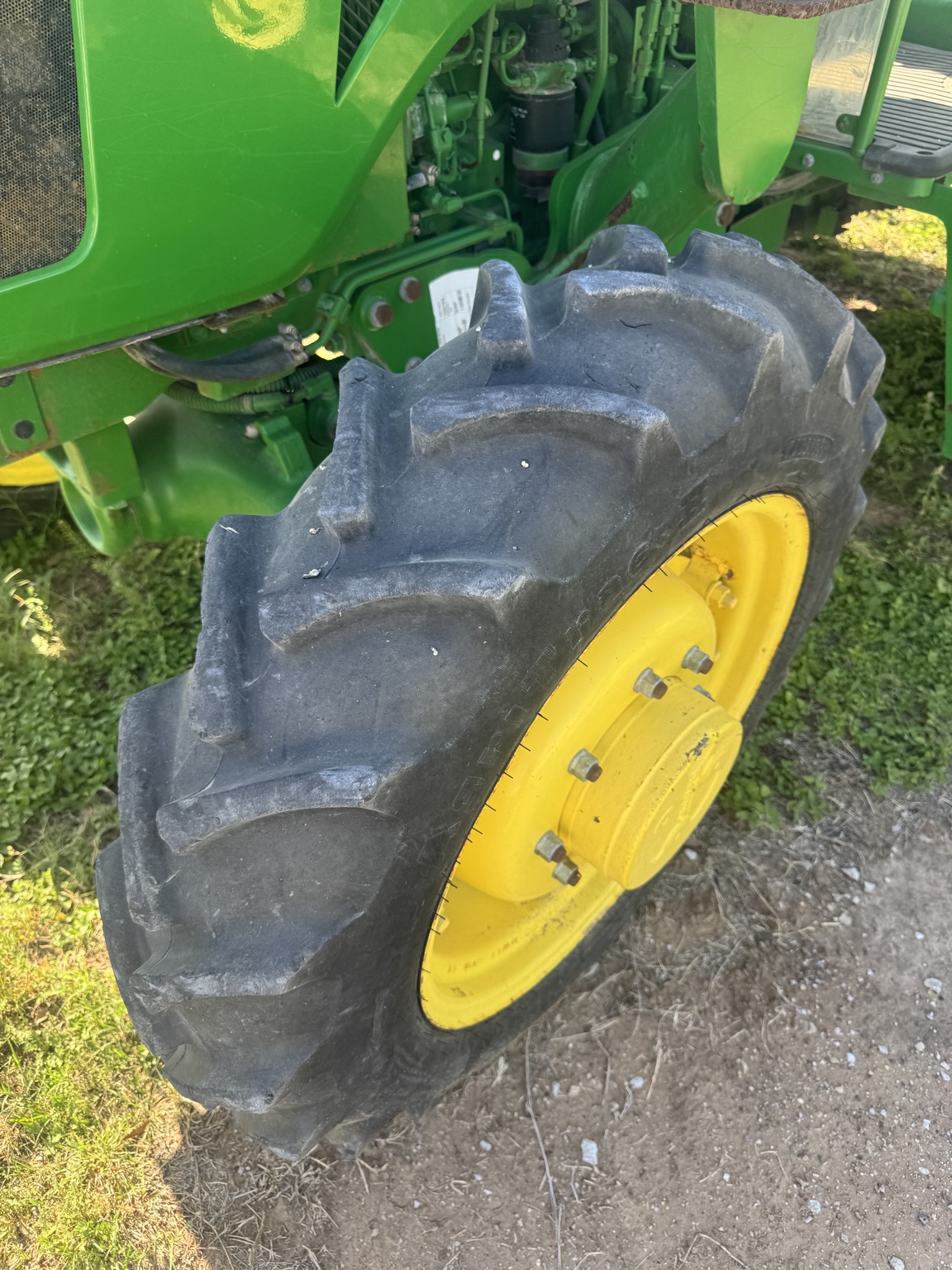 2018 John Deere 5065E Image 7
