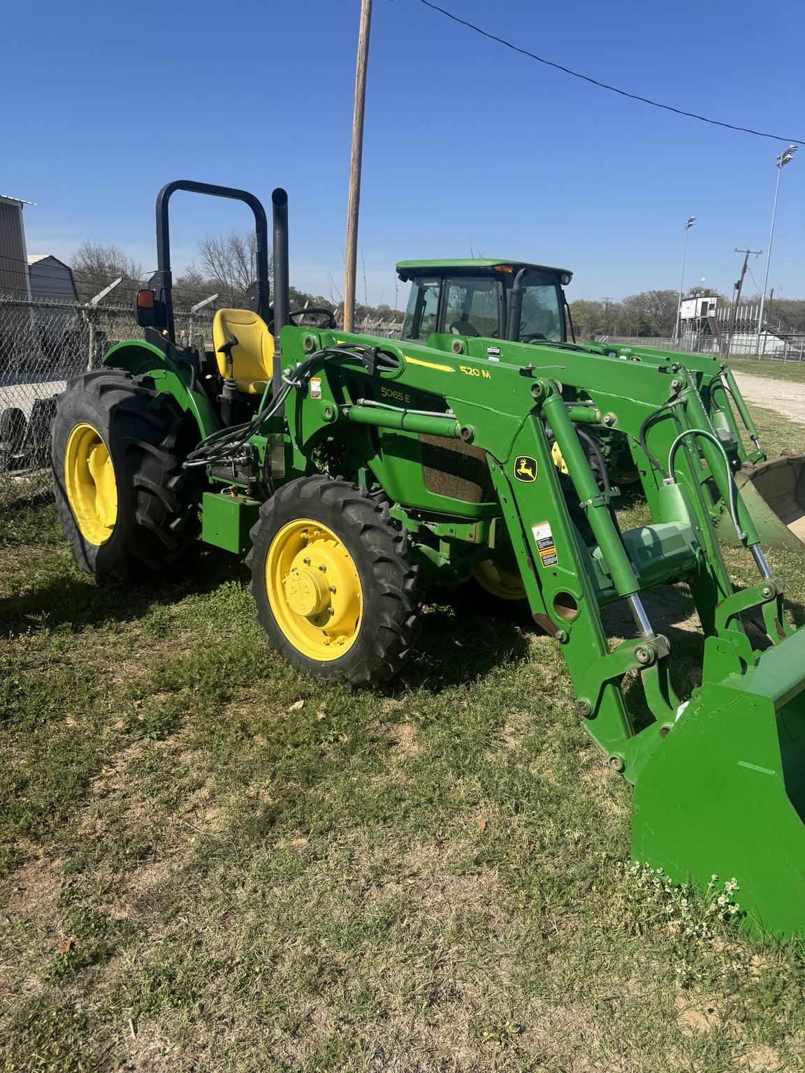 2018 John Deere 5065E Image 3