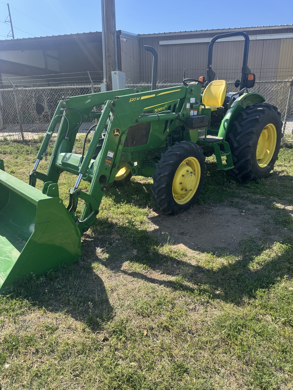 2018 John Deere 5065E Image 1