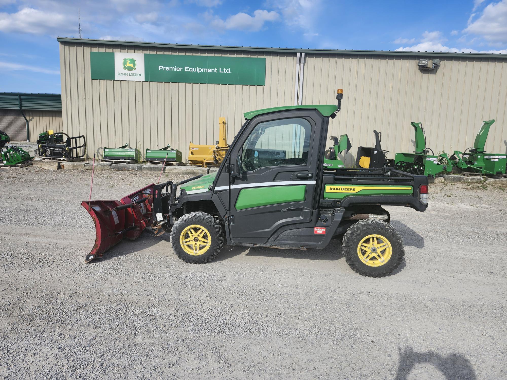 2021 John Deere XUV 835R Image 1