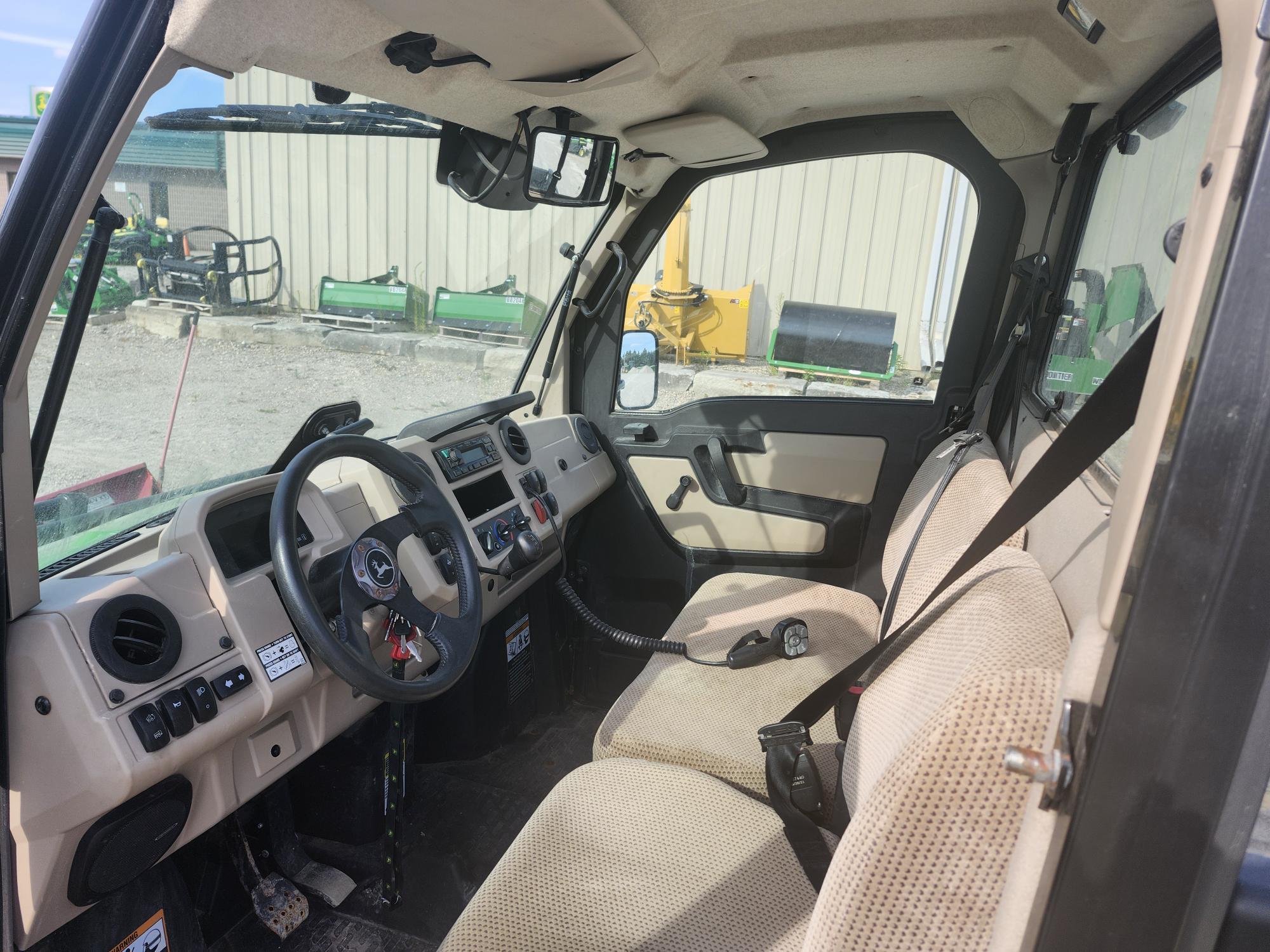 2021 John Deere XUV 835R Image 5