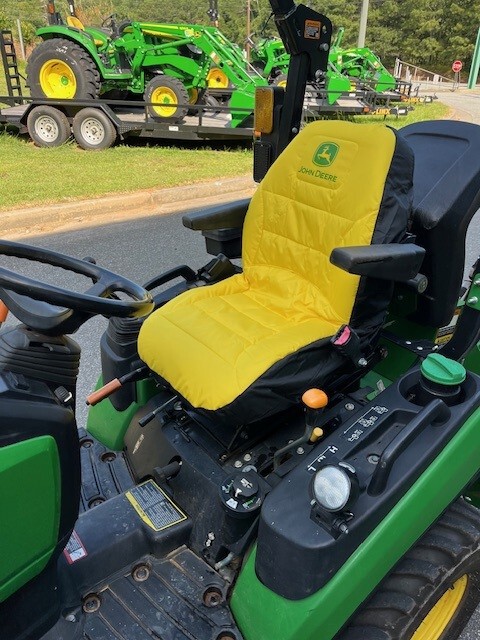 2023 John Deere 1025R Image 7
