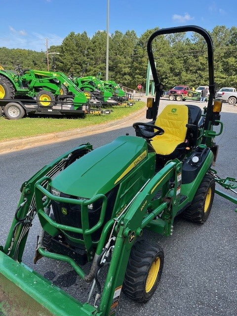 2023 John Deere 1025R Image 6