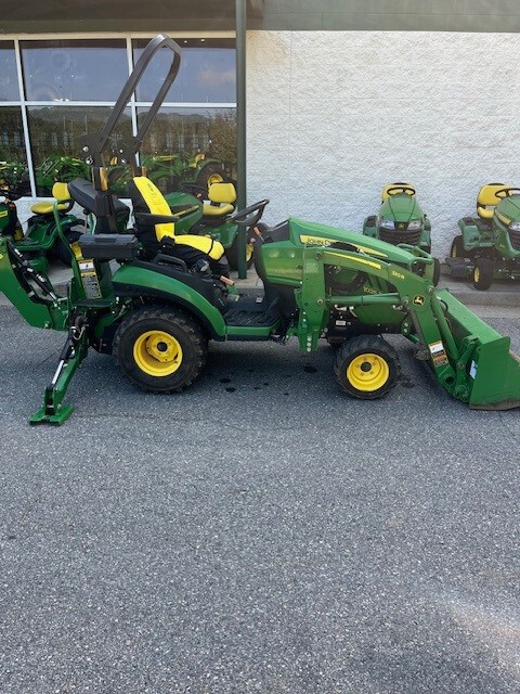 2023 John Deere 1025R Image 3