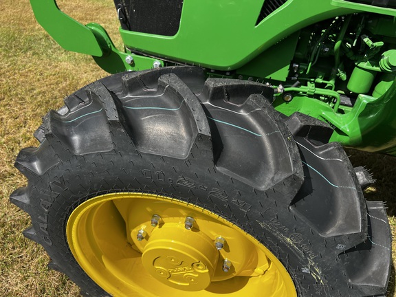 2024 John Deere 5067E - Photo10