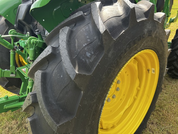 2024 John Deere 5067E - Photo15