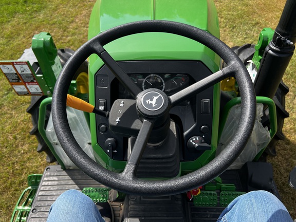 2024 John Deere 5067E - Photo26