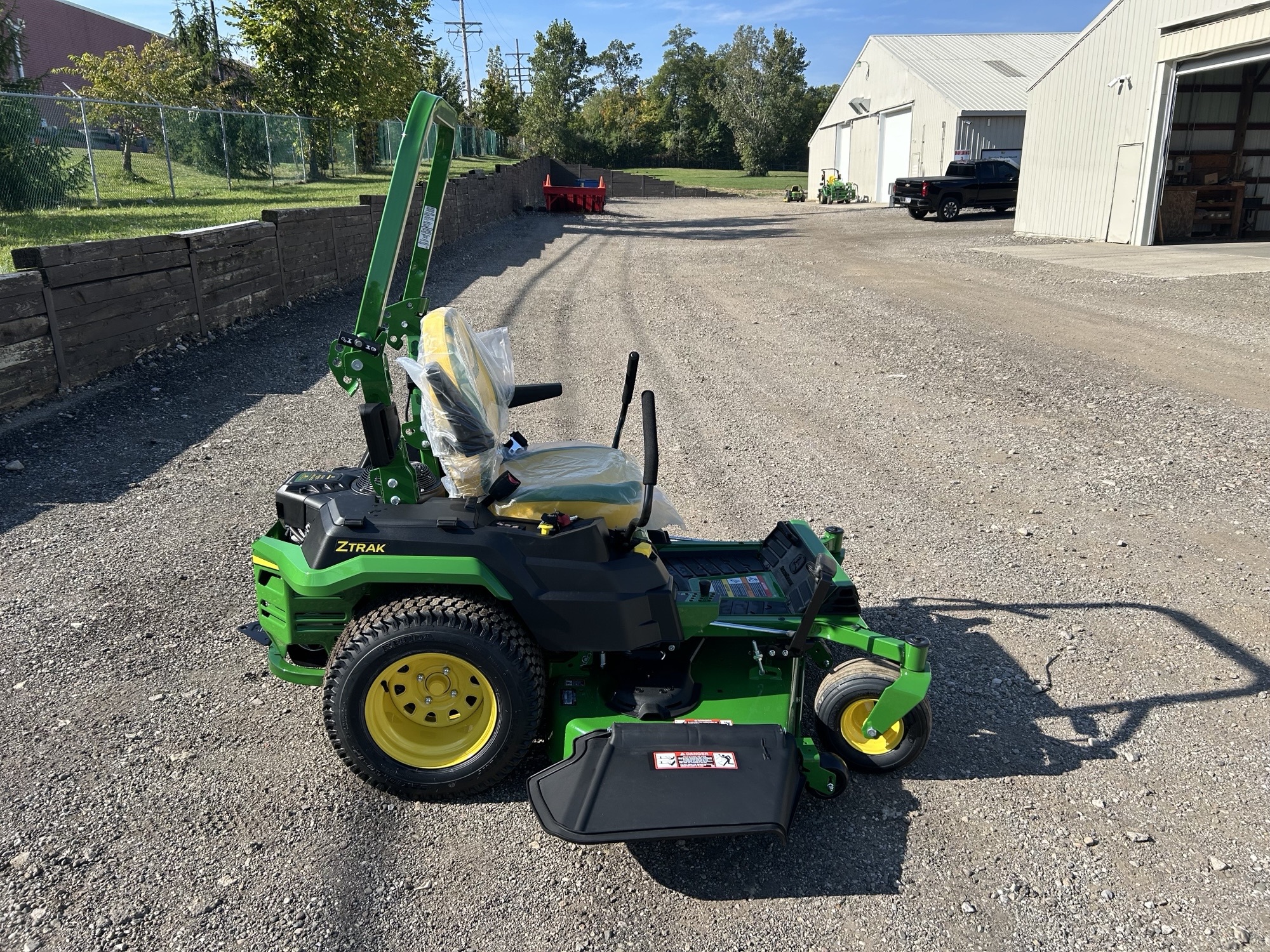 2025 John Deere Z545R Image 7