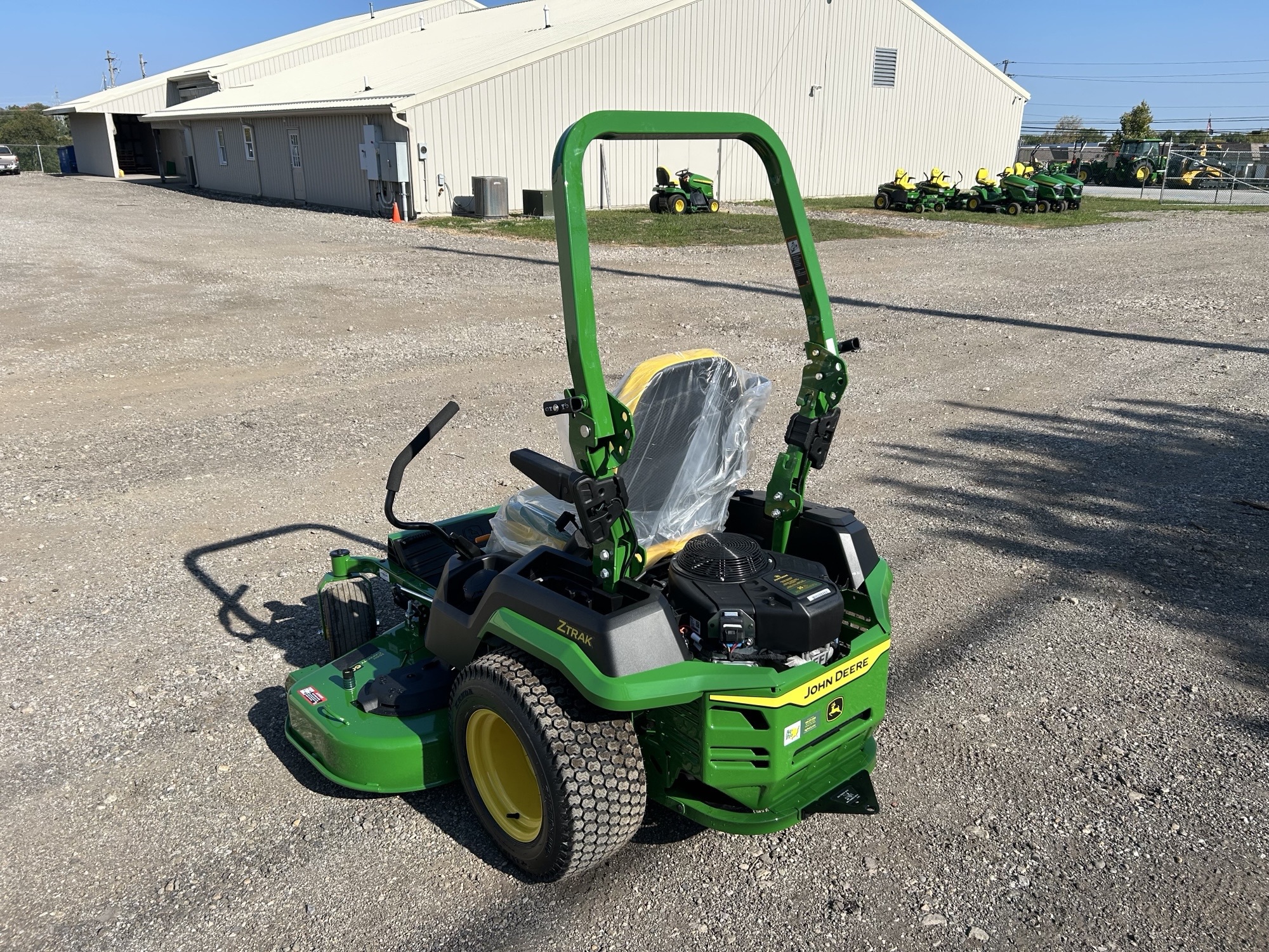 2025 John Deere Z545R Image 4