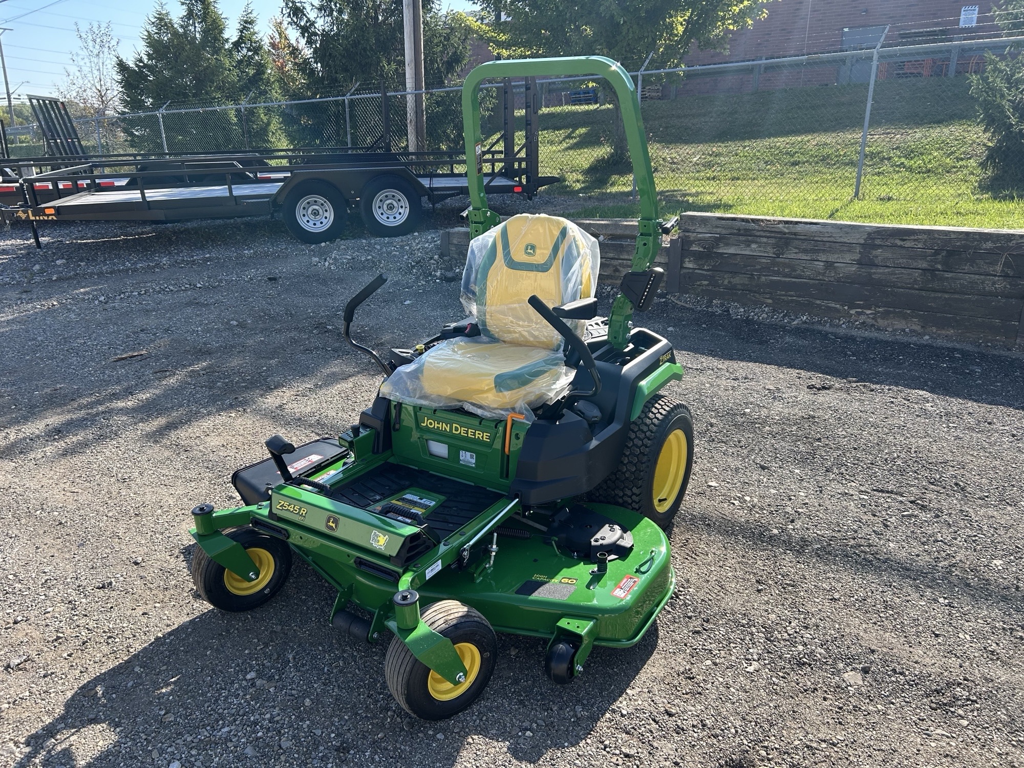 2025 John Deere Z545R Image 1