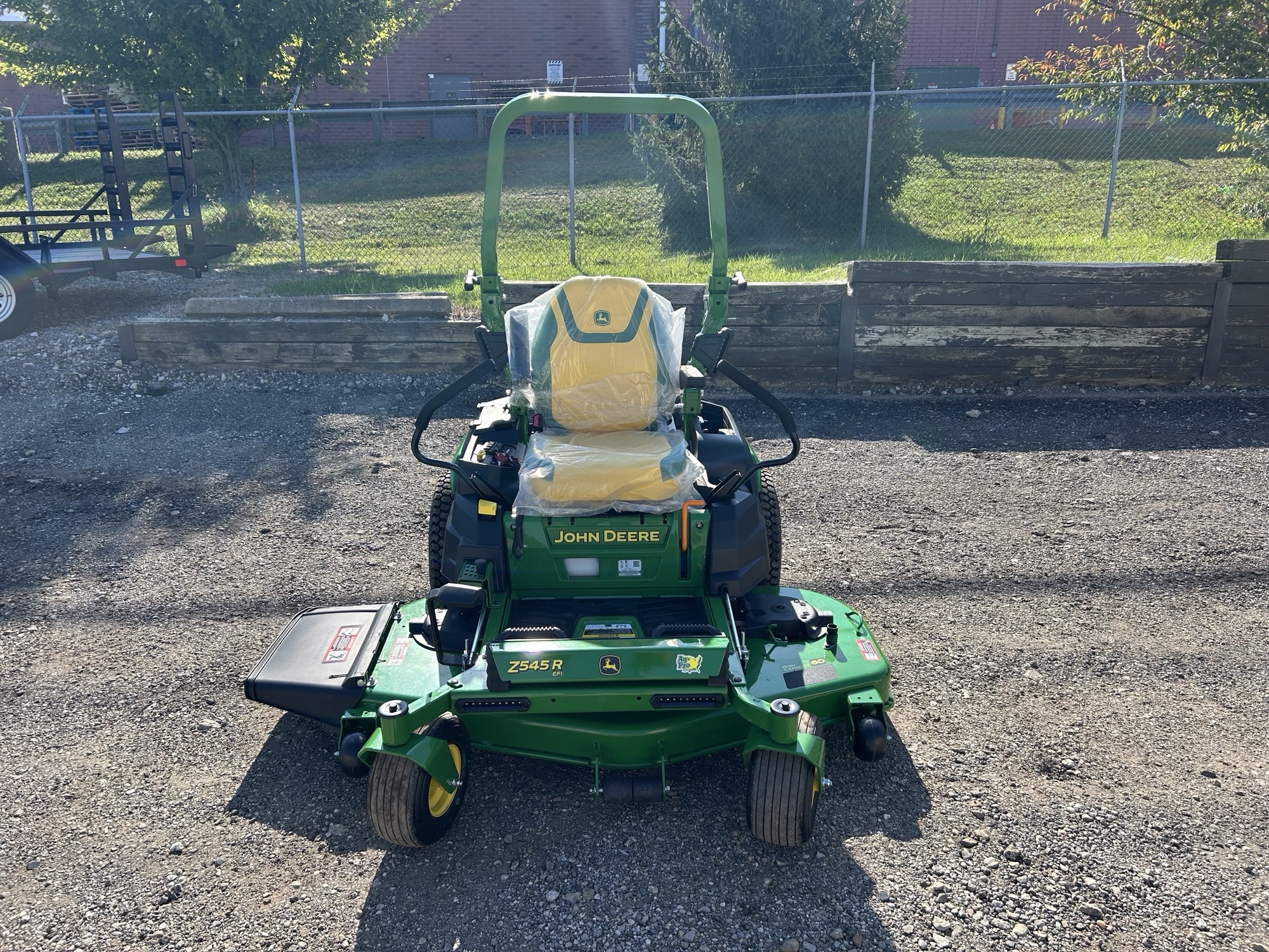 2025 John Deere Z545R Image 2