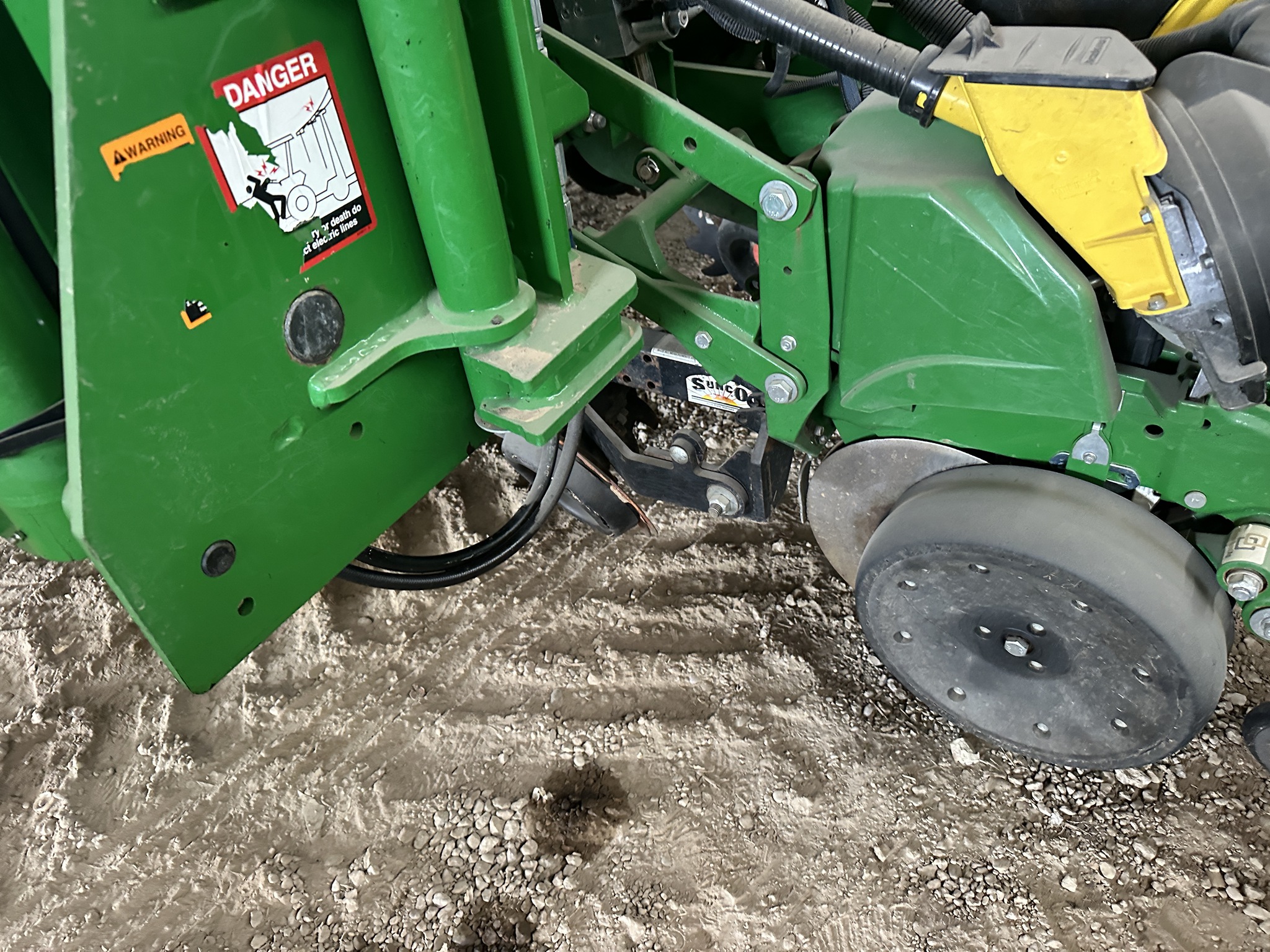 2019 John Deere 1775NT Image 3
