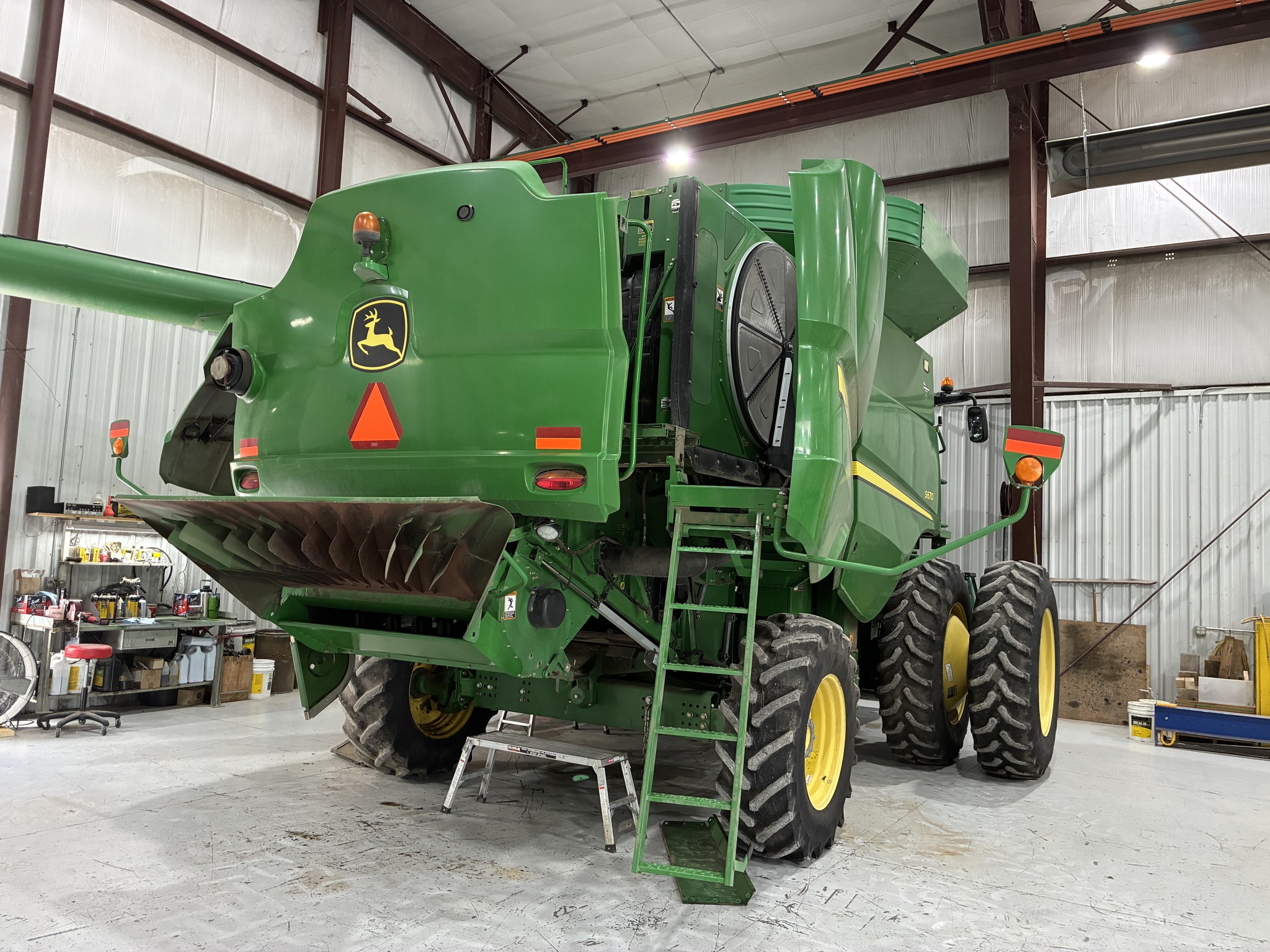 2011 John Deere S670 Image 1