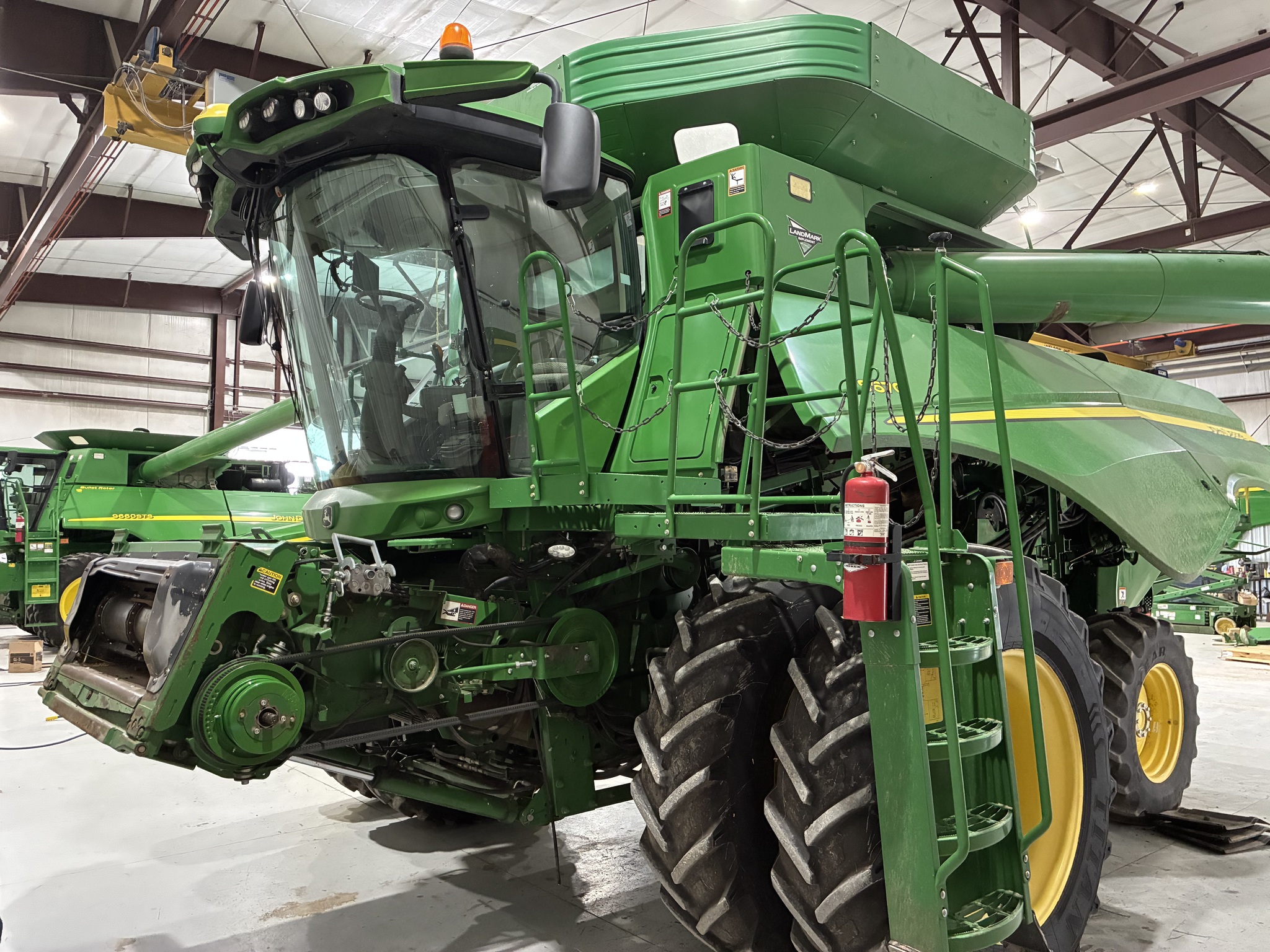 2011 John Deere S670 Image 3