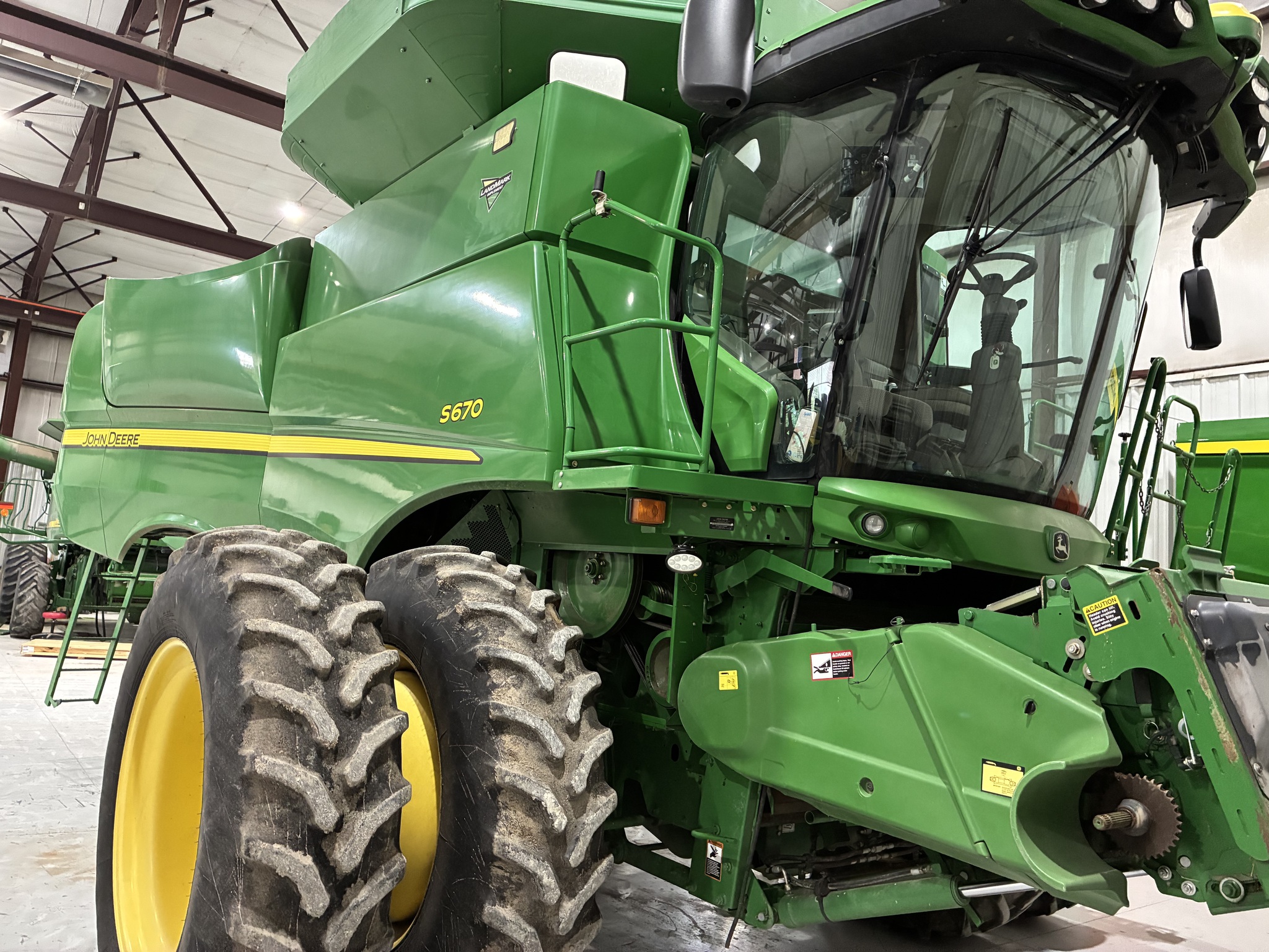 2011 John Deere S670 Image 4