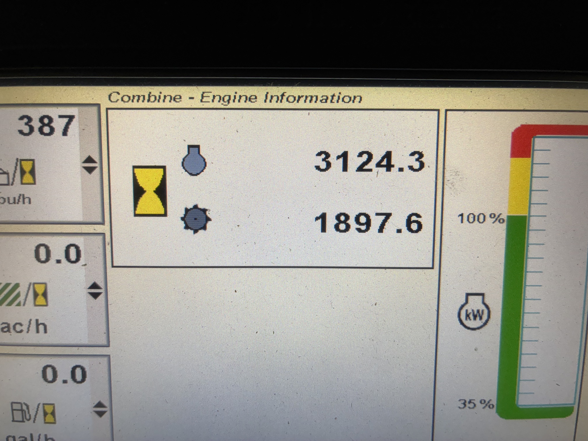2011 John Deere S670 Image 9
