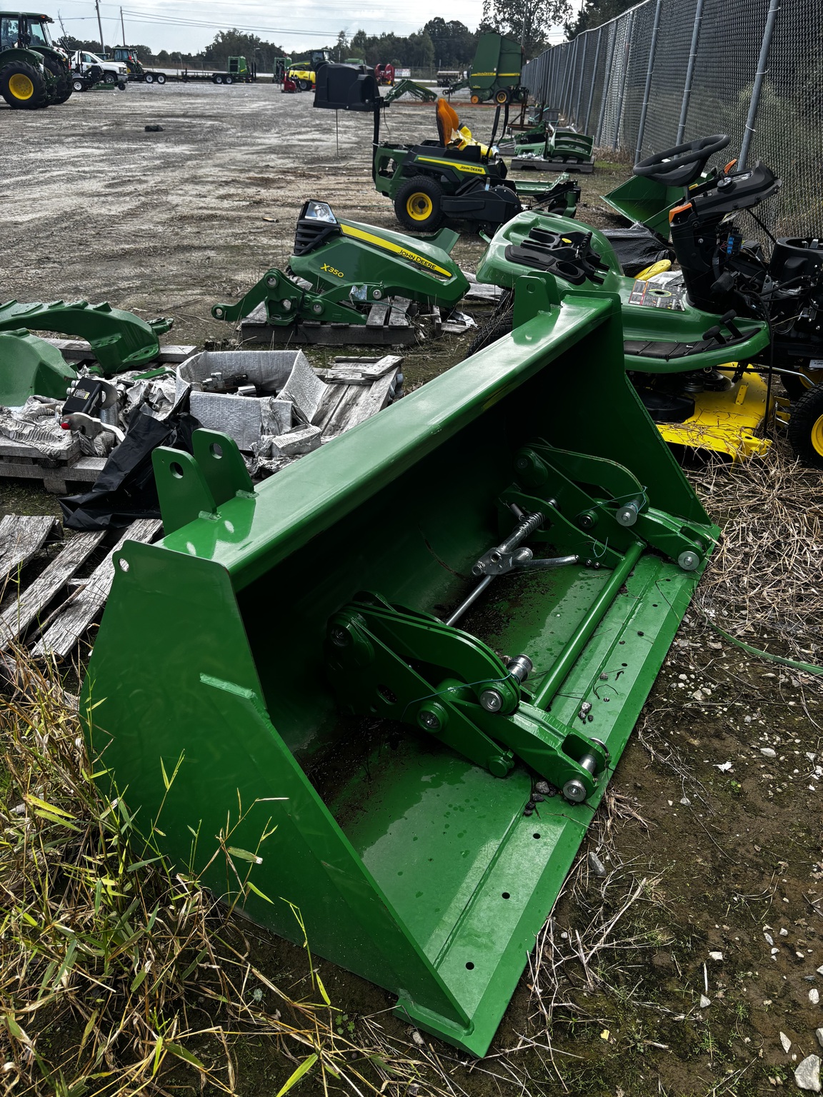 2024 John Deere BUCKET Image 4