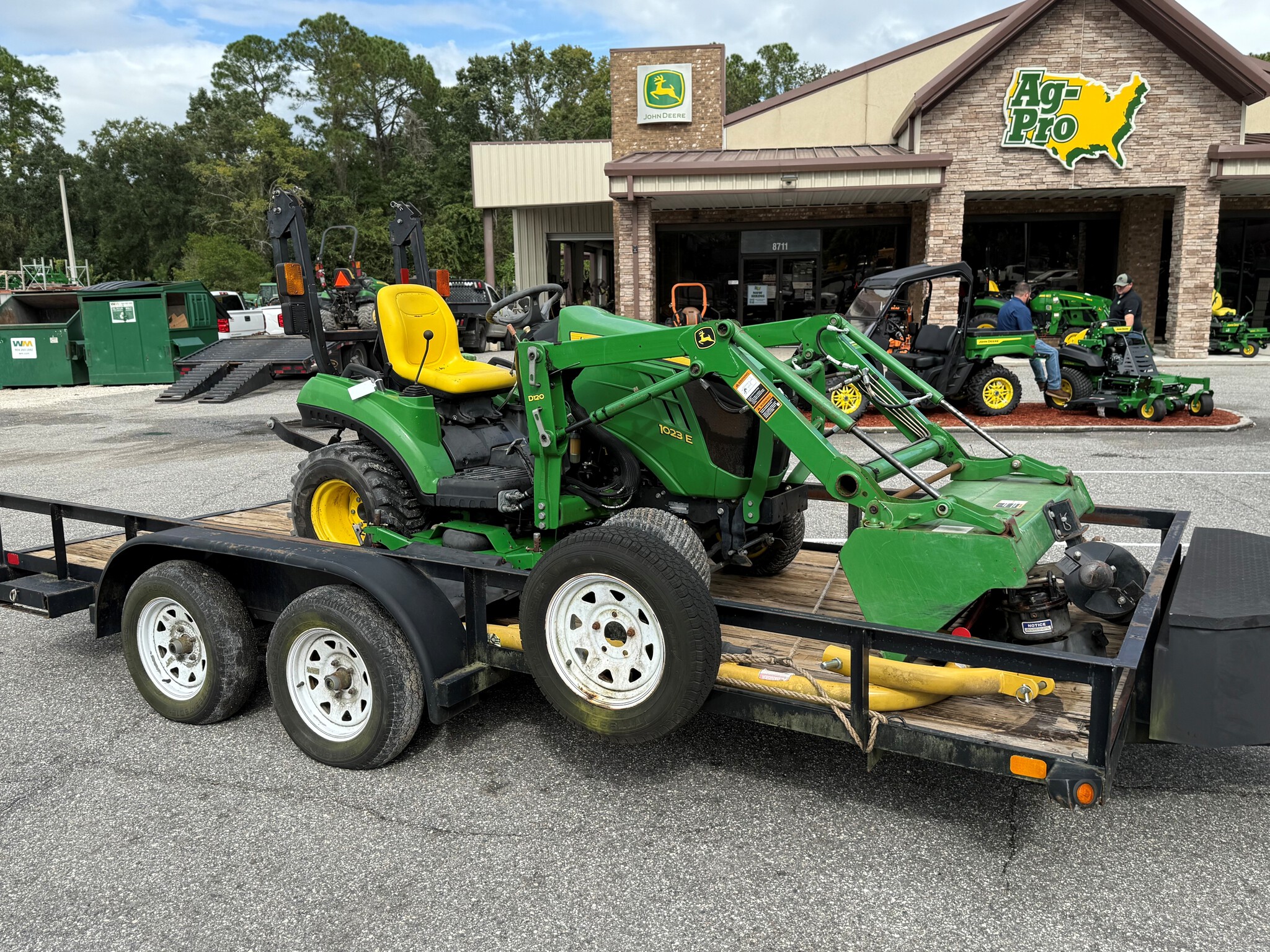 2014 John Deere 1023E Image 6
