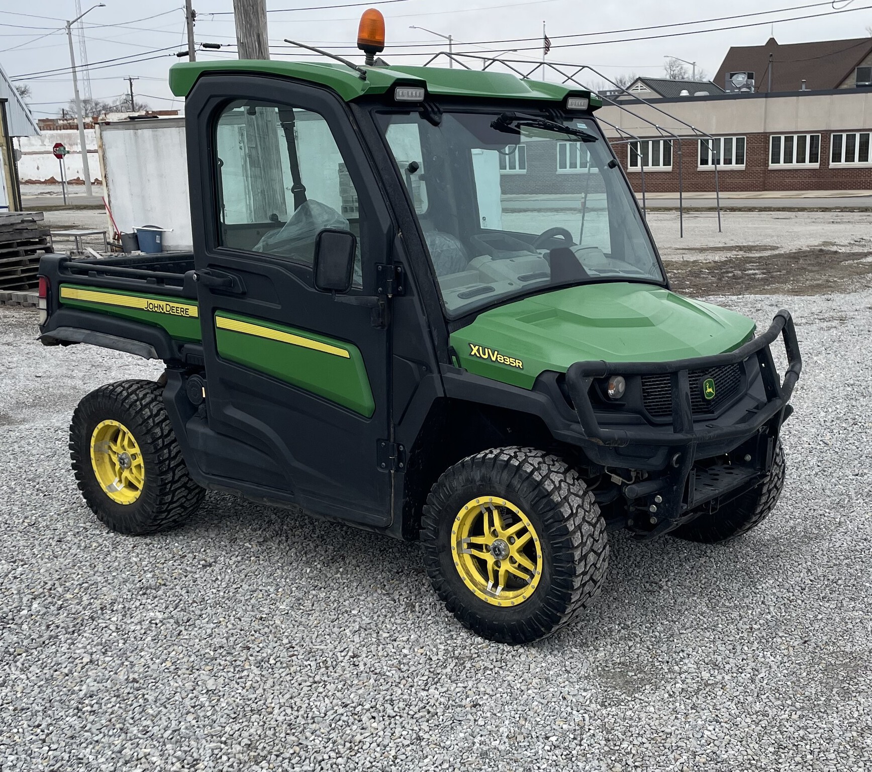 2018 John Deere XUV 835R Image 3