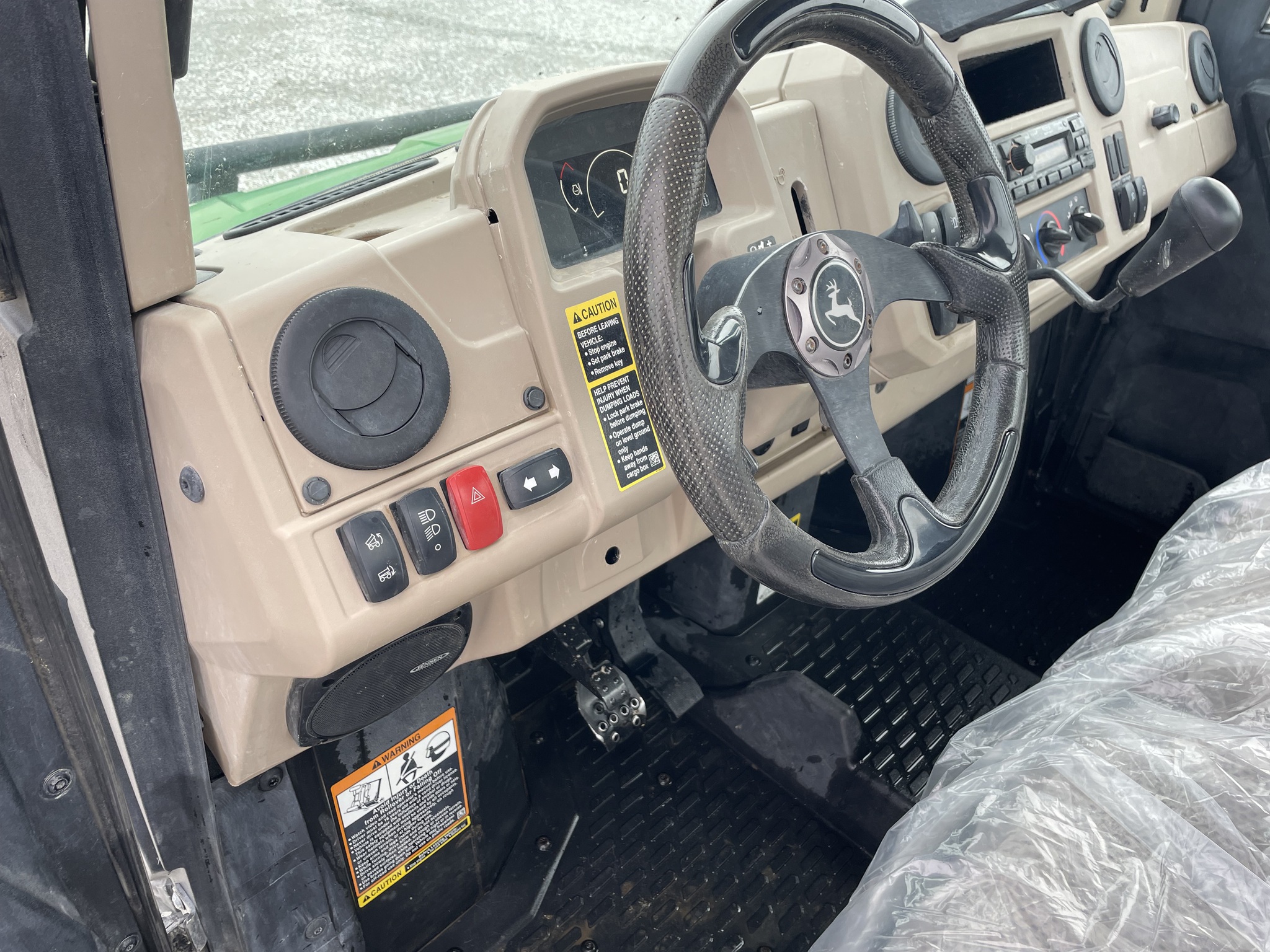 2018 John Deere XUV 835R Image 8