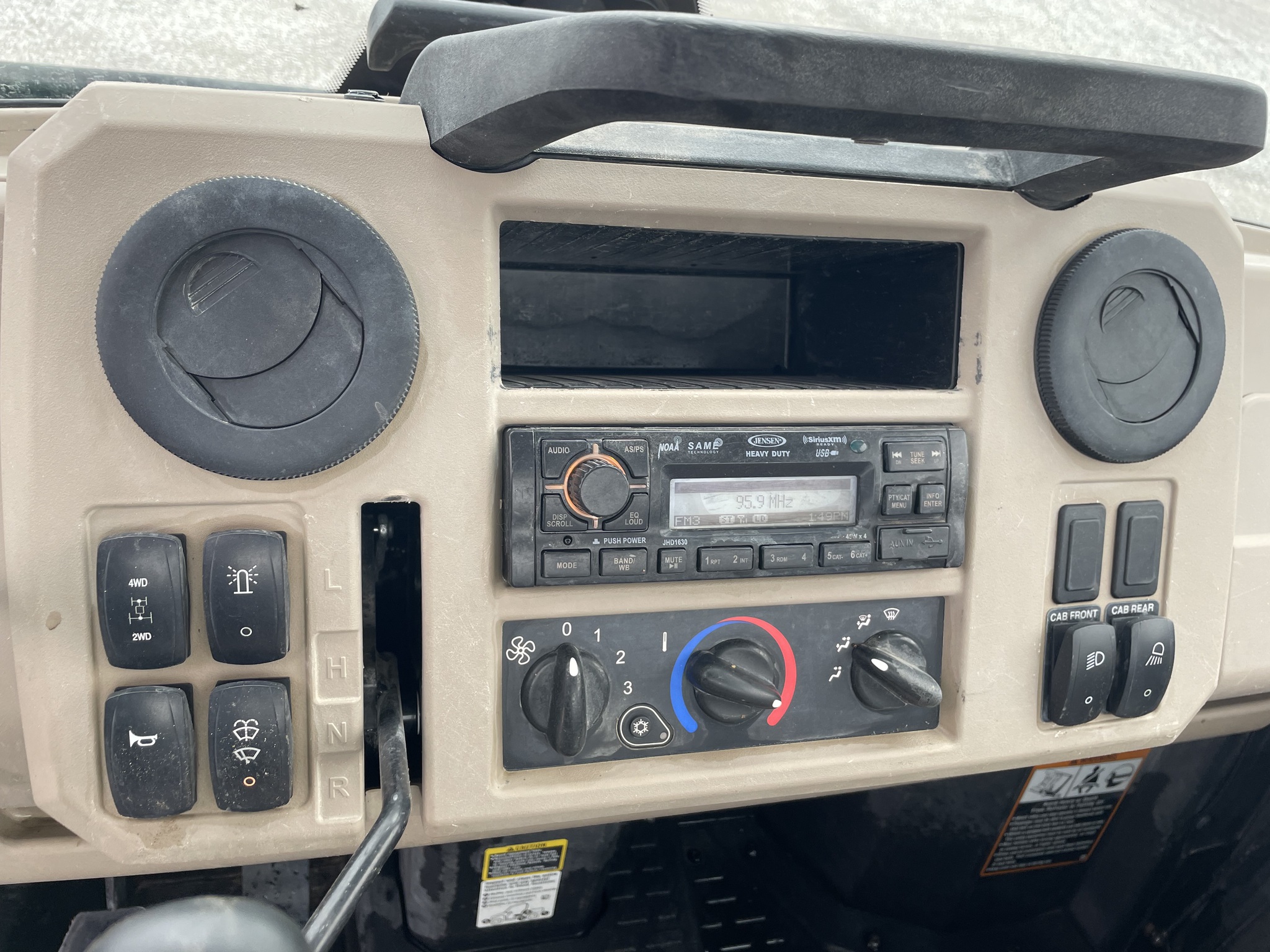 2018 John Deere XUV 835R Image 9