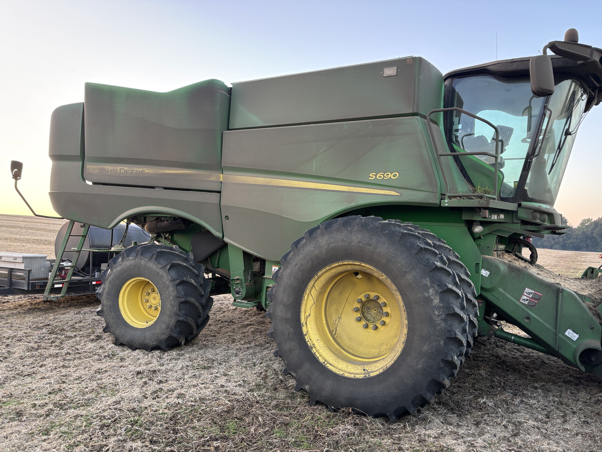 2017 John Deere S690